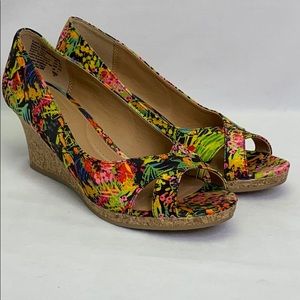 dexflex comfort Vibrant Floral Peep-Toe Cork Wedge Sandals